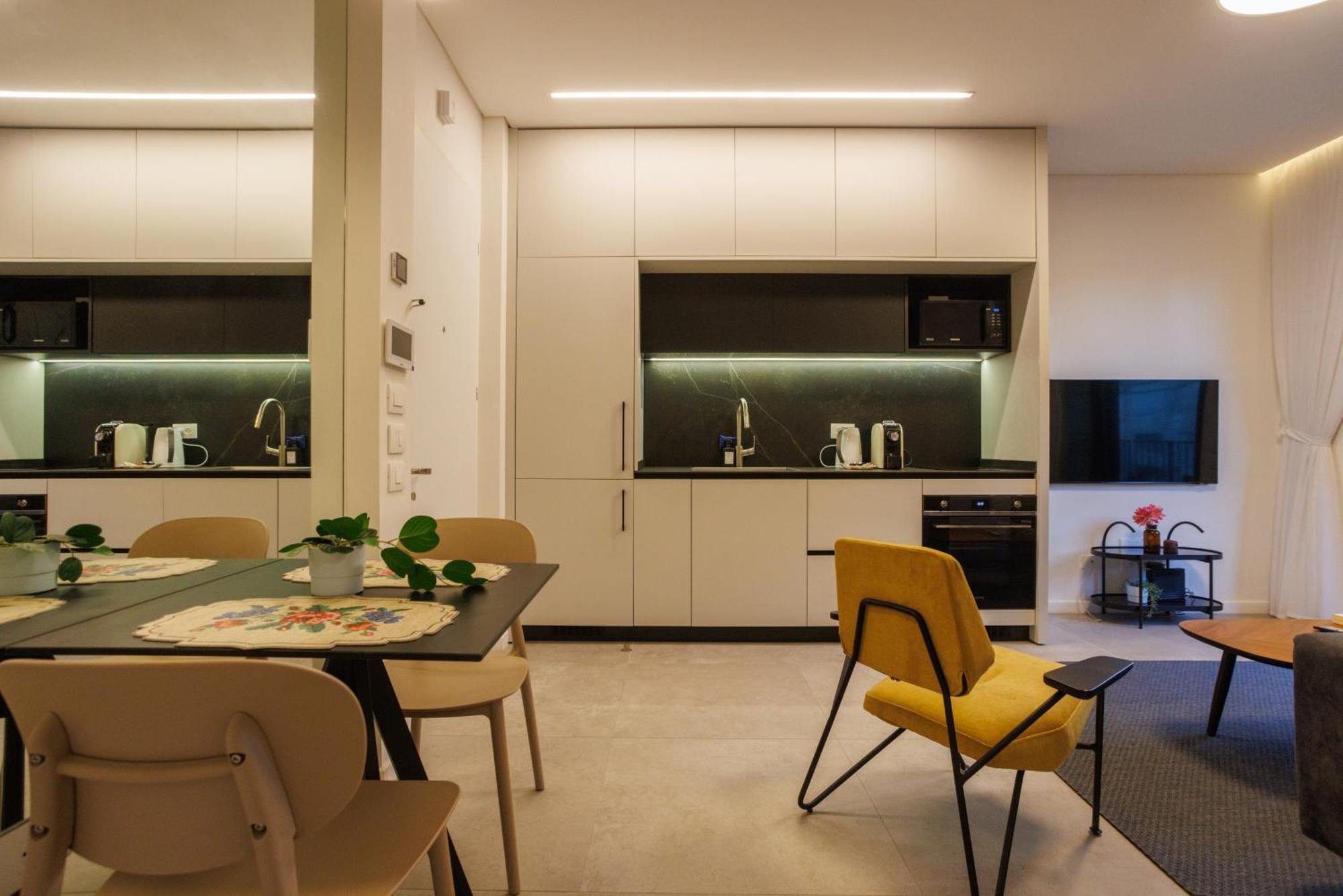 Herzl Luxury Hotel By Nimizz Tel Aviv Exterior photo