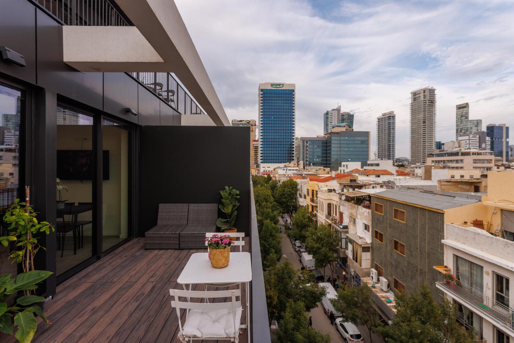 Herzl Luxury Hotel By Nimizz Tel Aviv Exterior photo