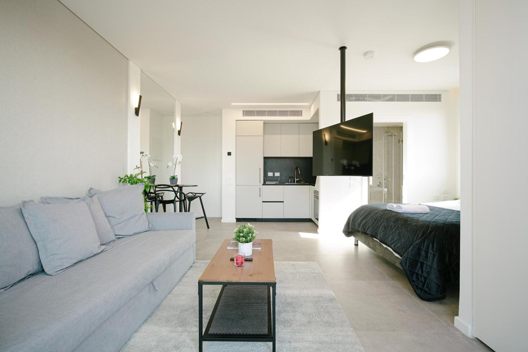 Herzl Luxury Hotel By Nimizz Tel Aviv Exterior photo