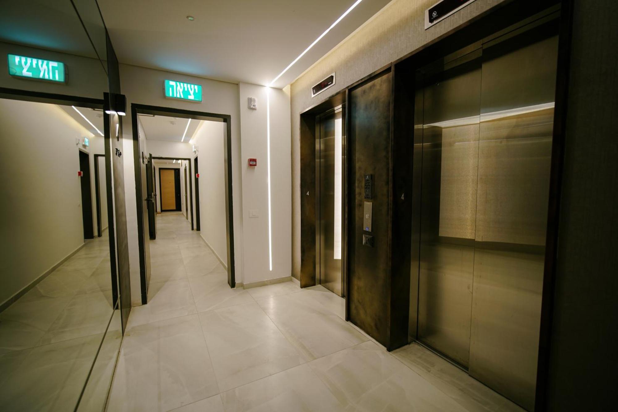 Herzl Luxury Hotel By Nimizz Tel Aviv Exterior photo