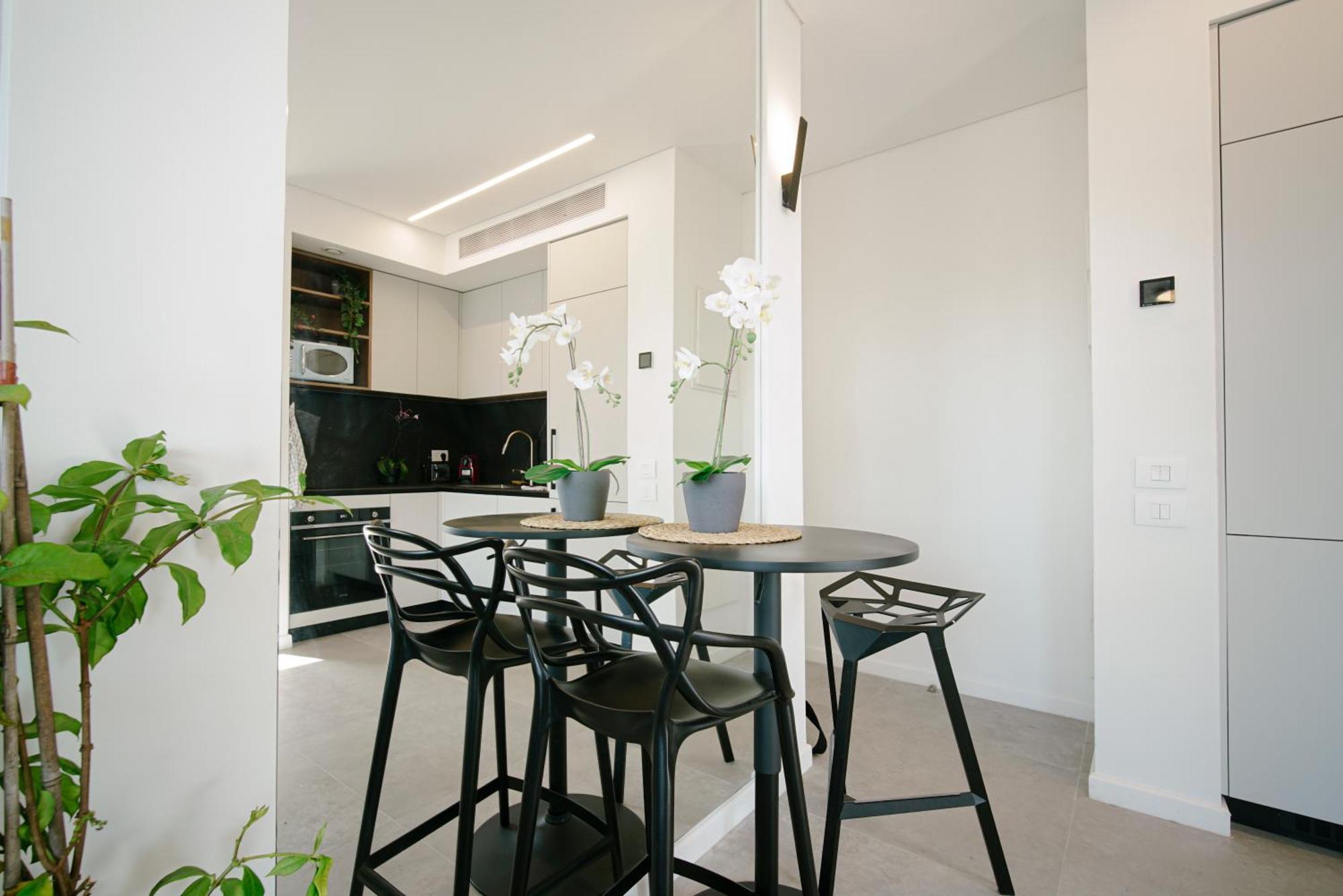 Herzl Luxury Hotel By Nimizz Tel Aviv Exterior photo